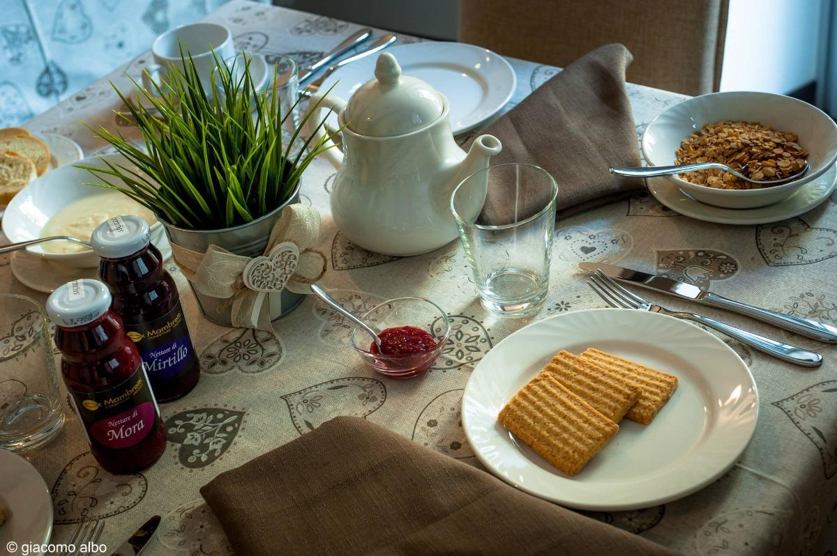 La colazione di B&B ARMONIE DEL LAGO