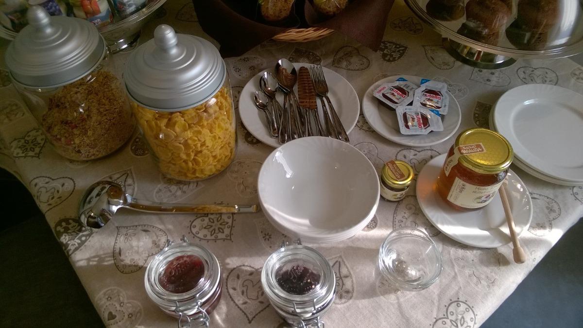 La colazione di B&B ARMONIE DEL LAGO