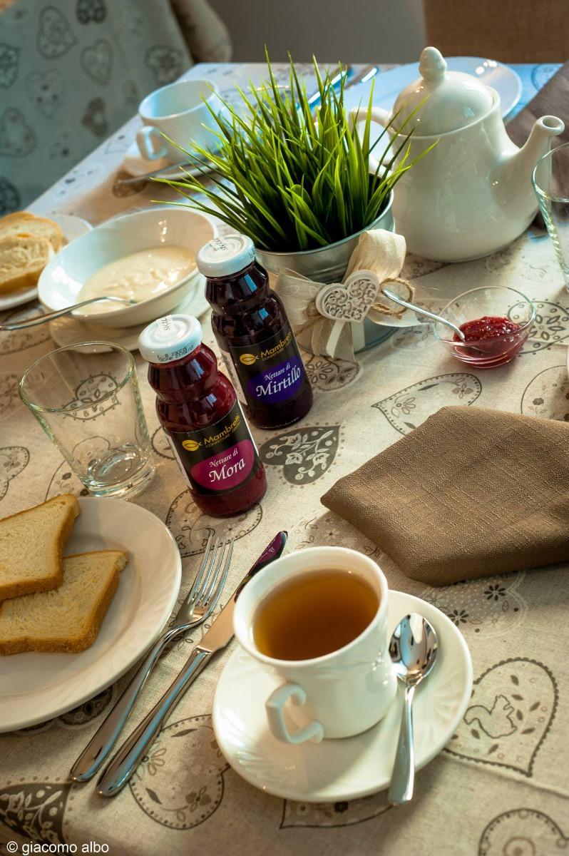 La colazione di B&B ARMONIE DEL LAGO