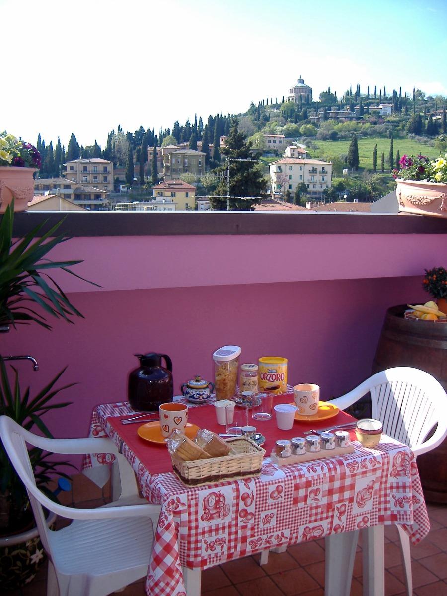 La colazione di B&B CUORE DI GIULIETTA