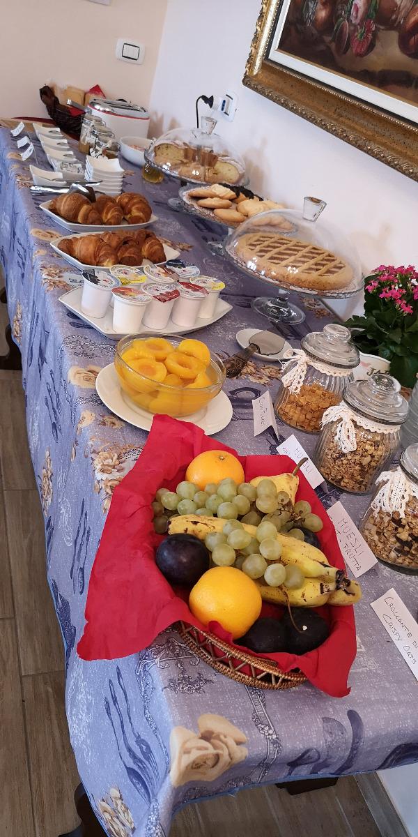 La colazione di B&B PAOLA E FRANCESCO