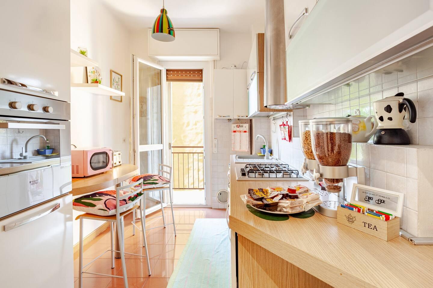 La colazione di YOUHOME MILLELIRE APARTMENT