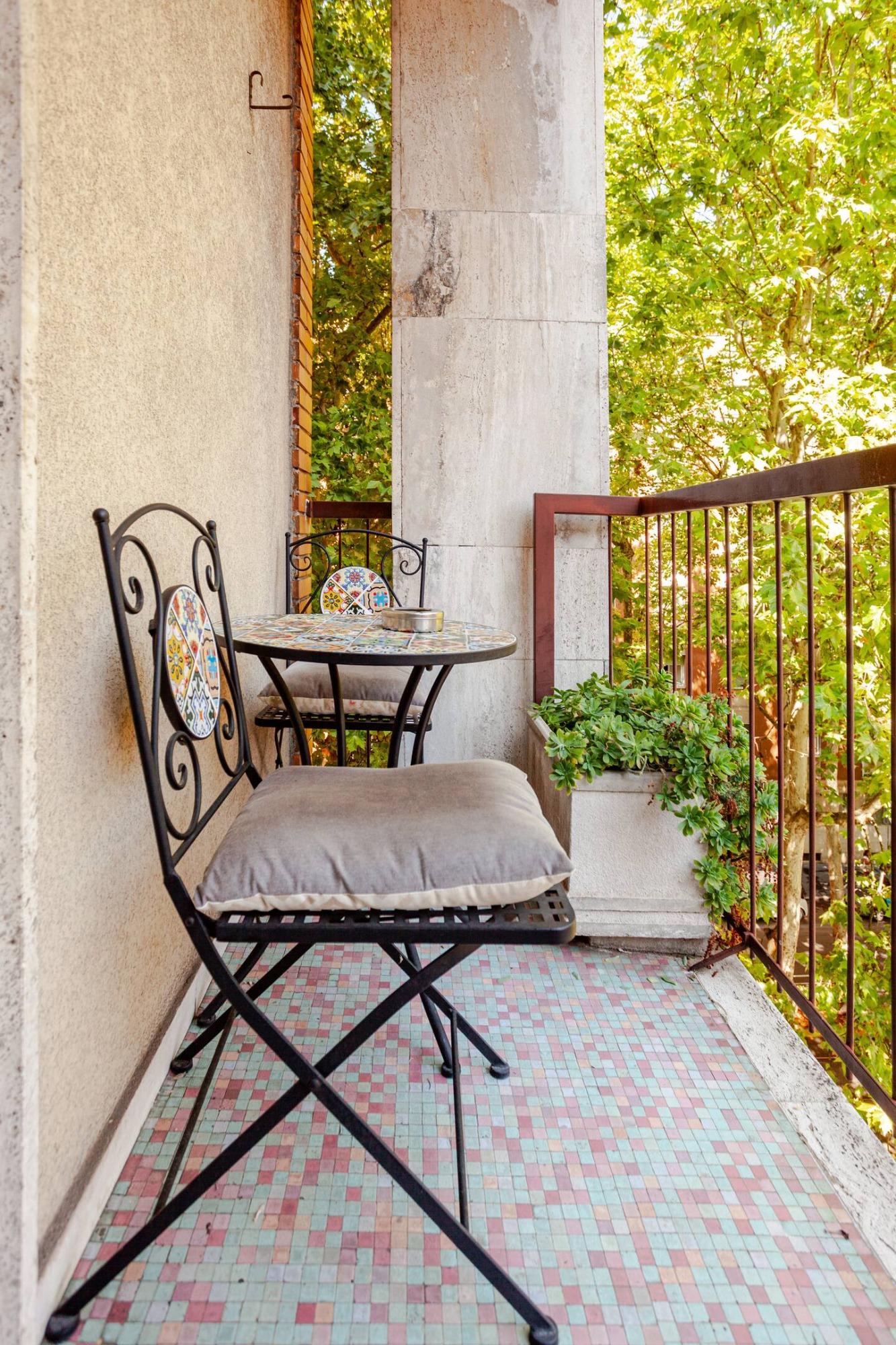 balcone con vista giardino