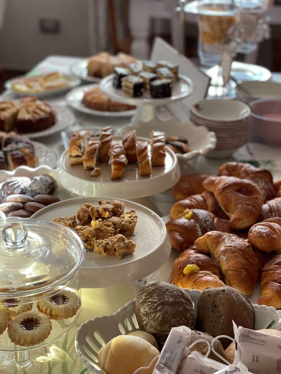 La colazione di B&B CASTELNUOVO DEL GARDA