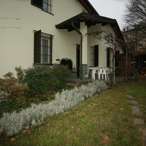  Verano Brianza Guesthouse