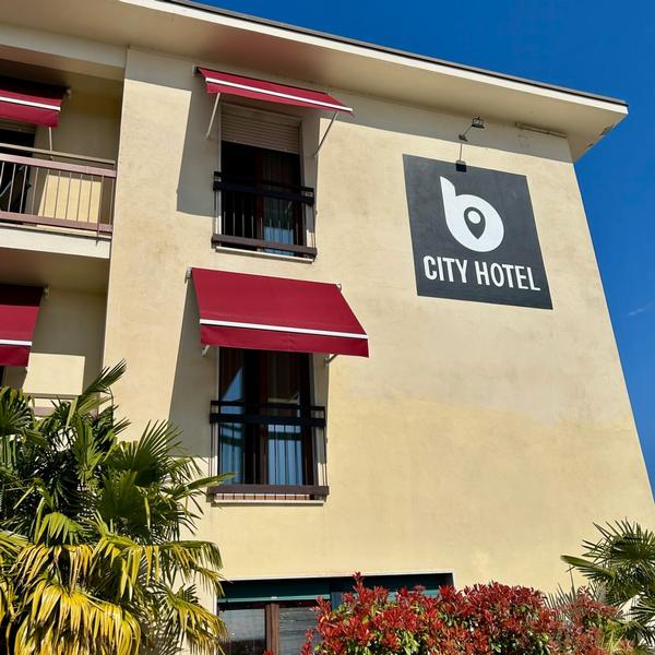 b city hotel
