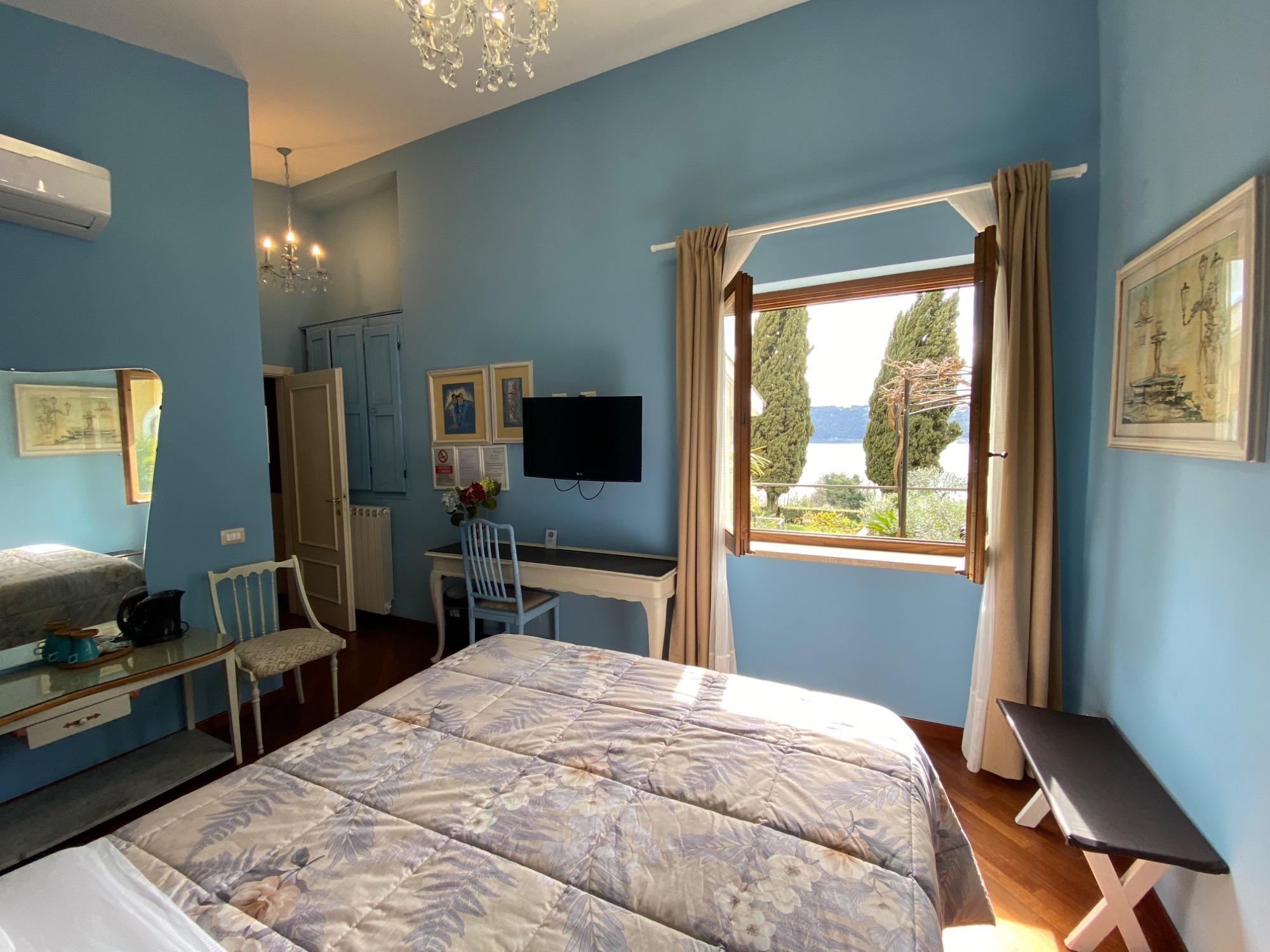 Junior Suite Vista Lago - Letto vista lago