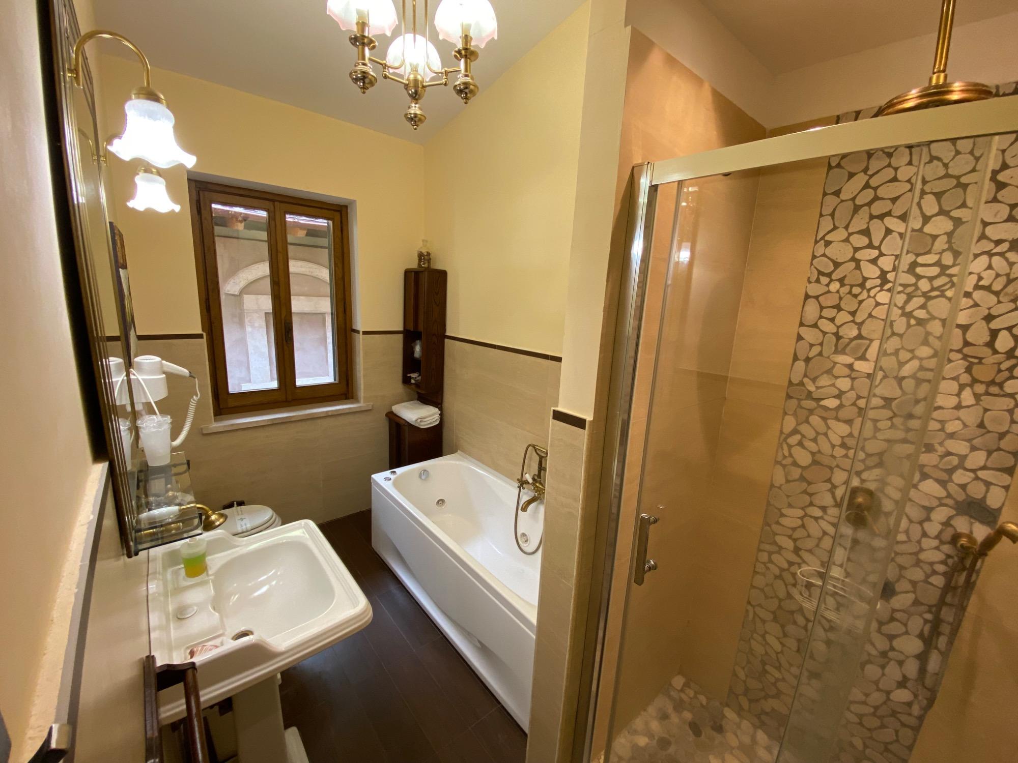 Junior Suite Vista Lago - Totale Bagno