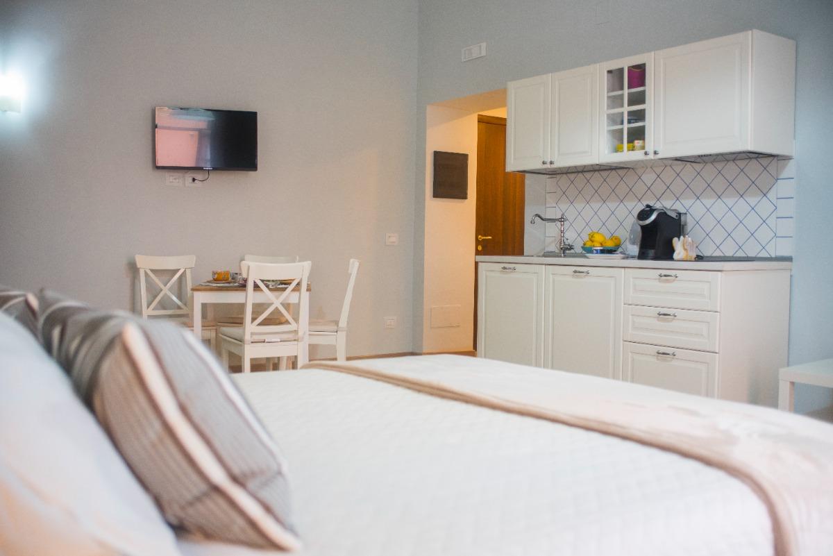 panoramica camera quadrupla, cucina