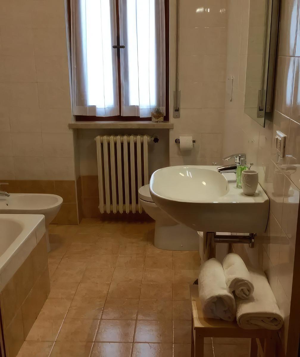 Bagno con vasca Camera Il Giardino