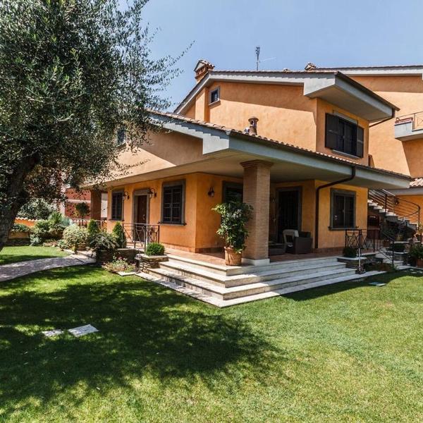 Aurelia Garden Gold B&B