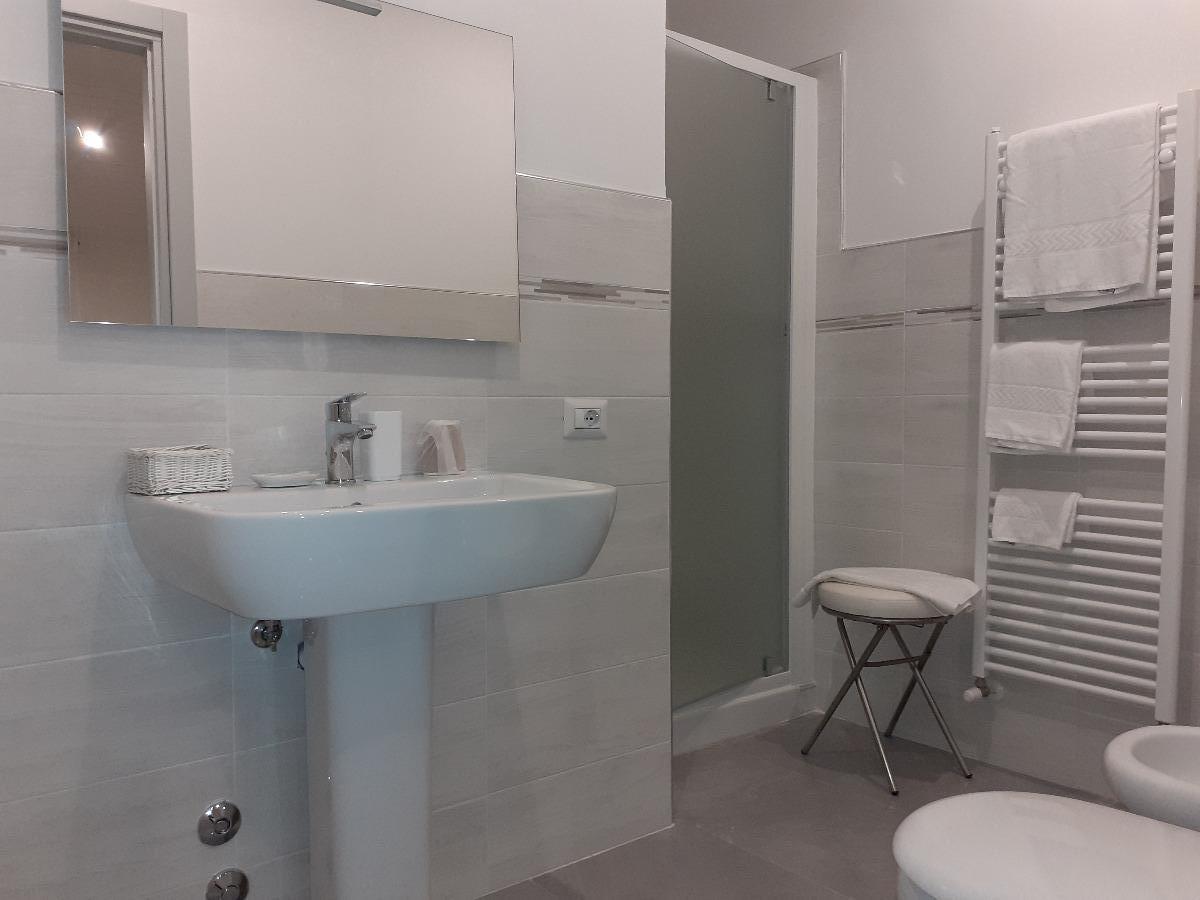Bagno Camera Gialla