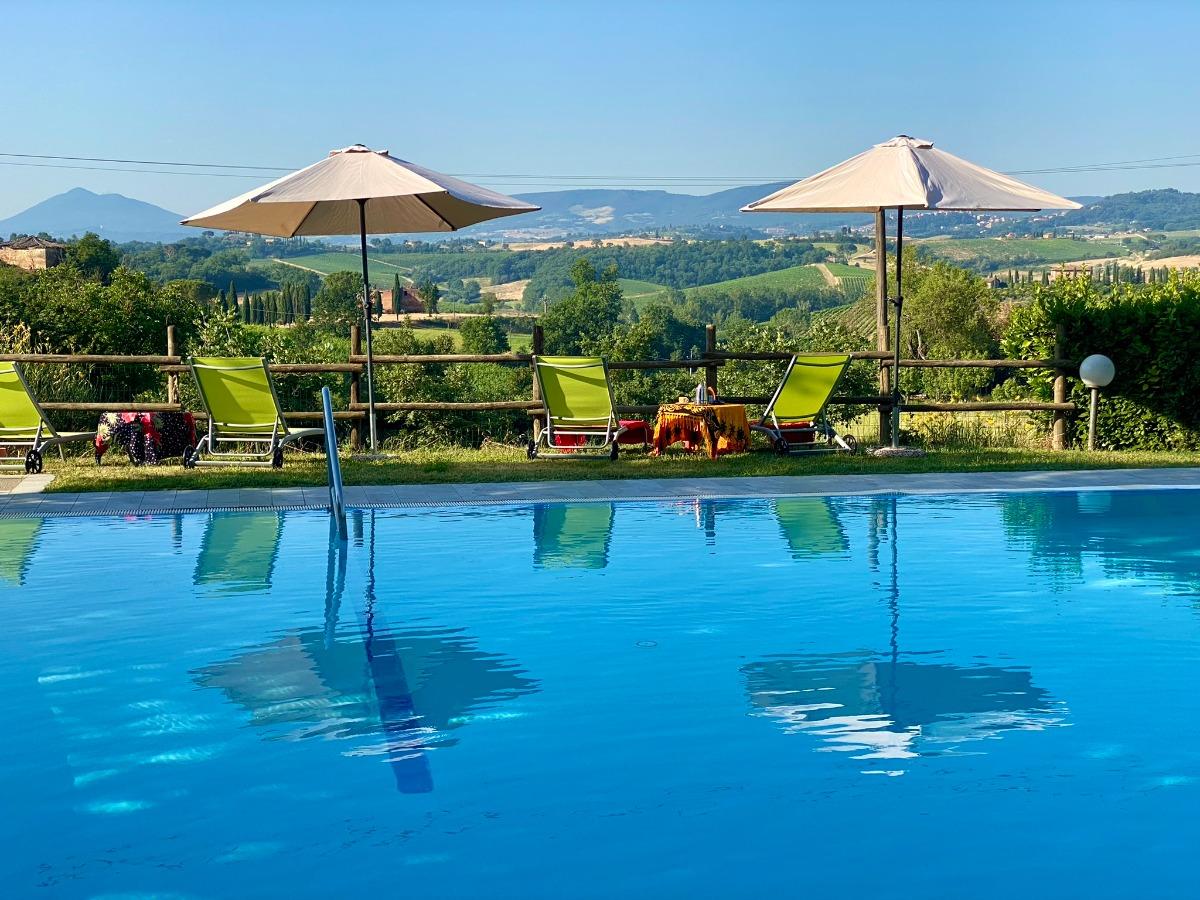 Piscina con vista mozzafiato