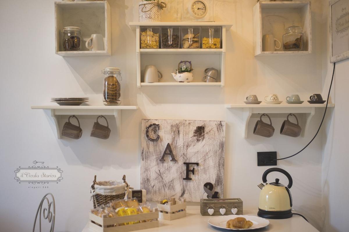 La colazione di ELEGANT B&B IL VICOLO STORICO