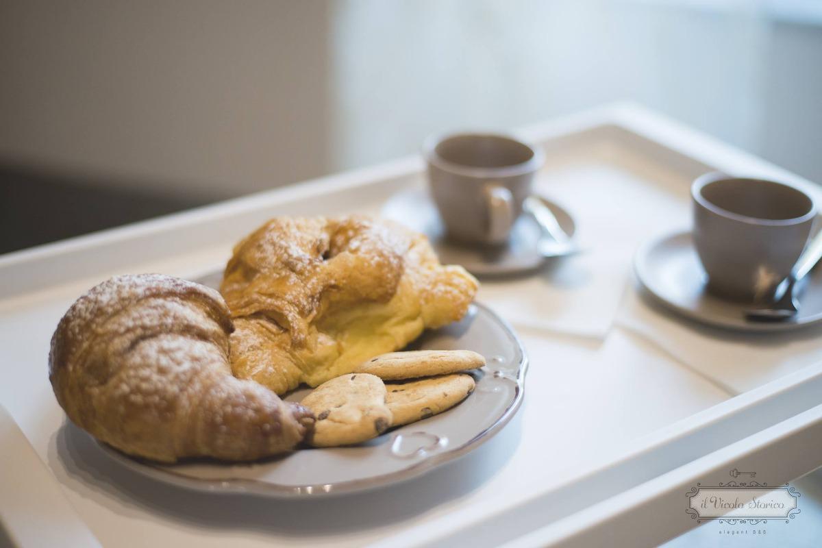La colazione di ELEGANT B&B IL VICOLO STORICO