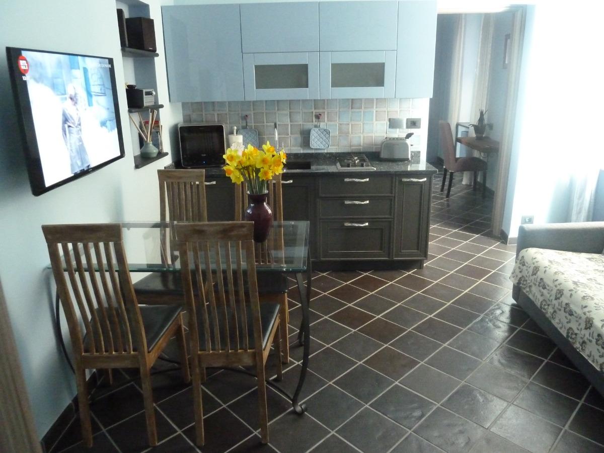 casa orefici, 4 apartments front aquarium on the same floor