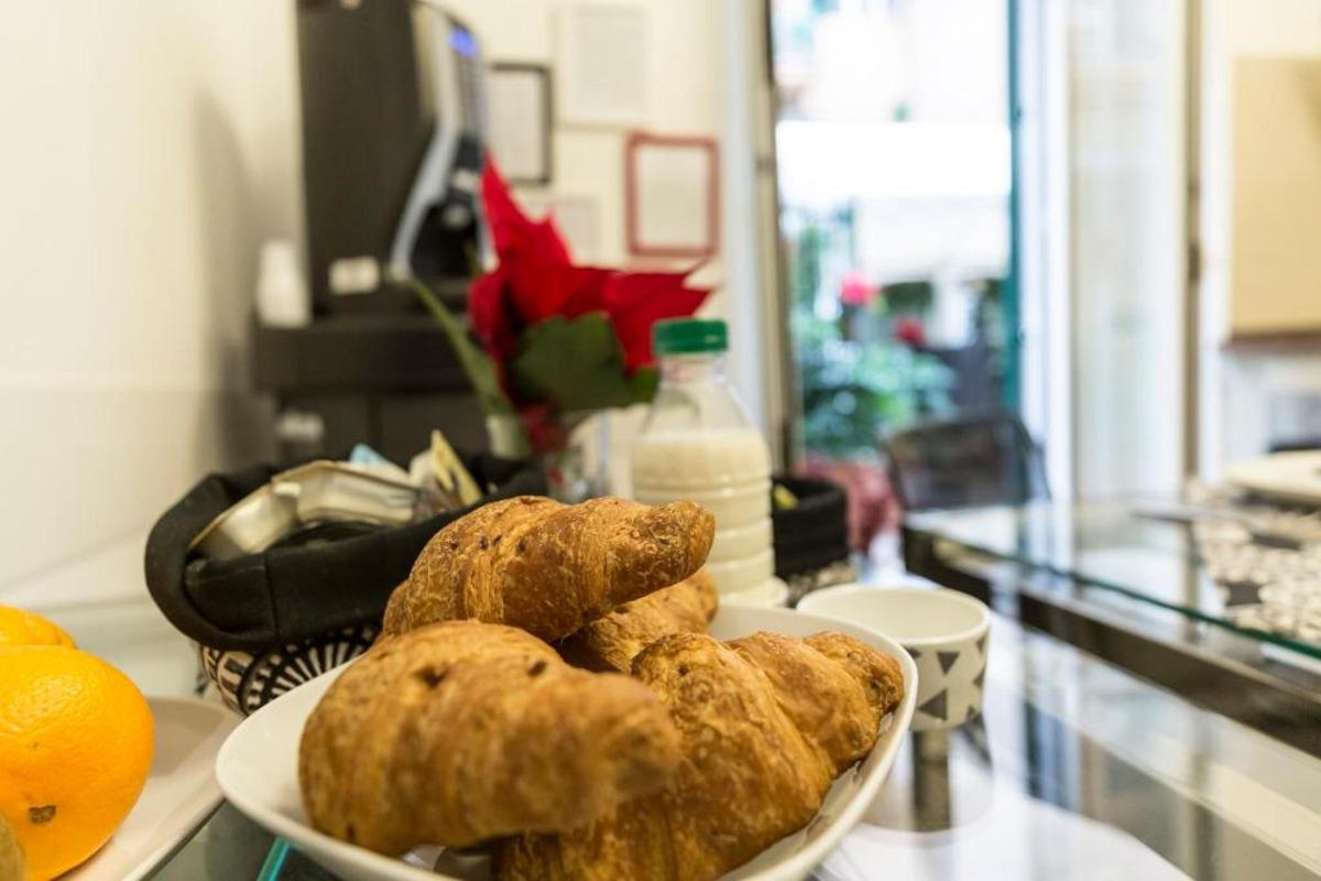 La colazione di LUXURY ROOMS FLATINROME