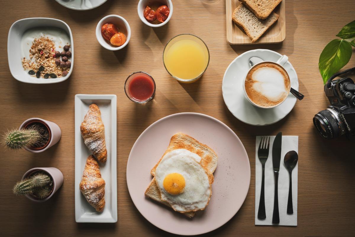La colazione di AL PONTICELLO & LUXURY APARTMENT