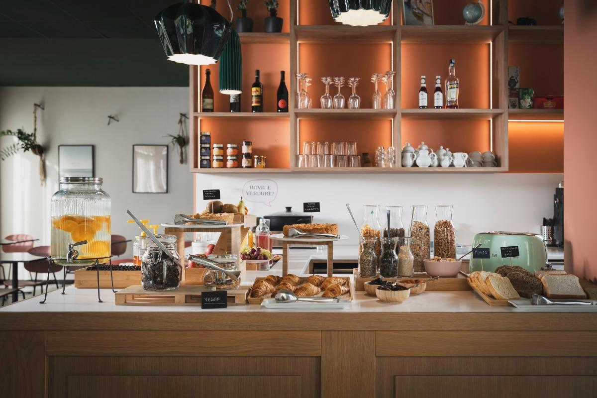 La colazione di AL PONTICELLO & LUXURY APARTMENT