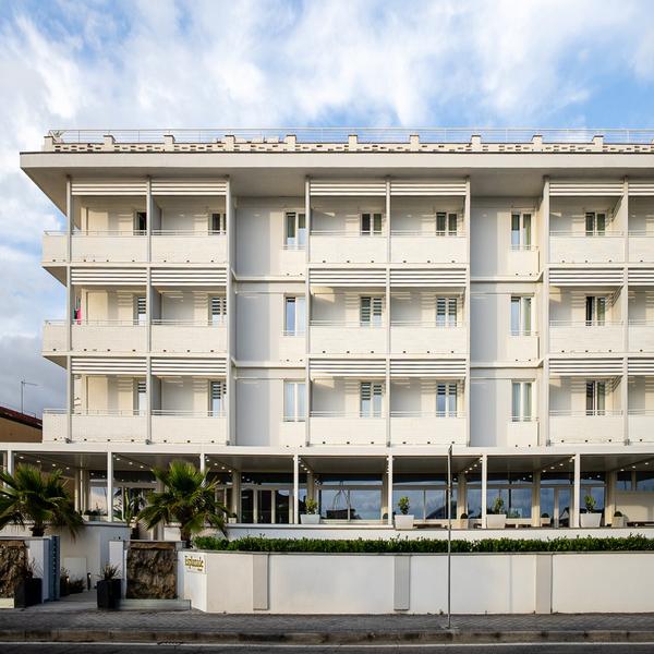  Hotel Esplanade
