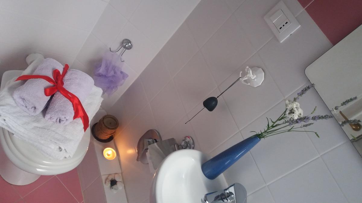 bagno camera lavanda