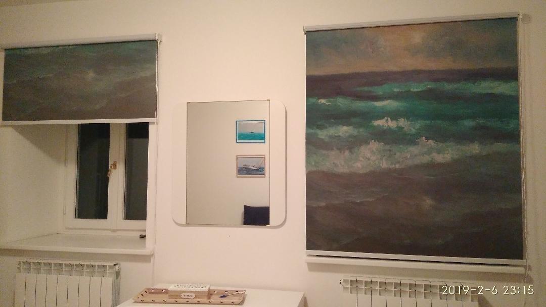 Soggiorno con due finestre