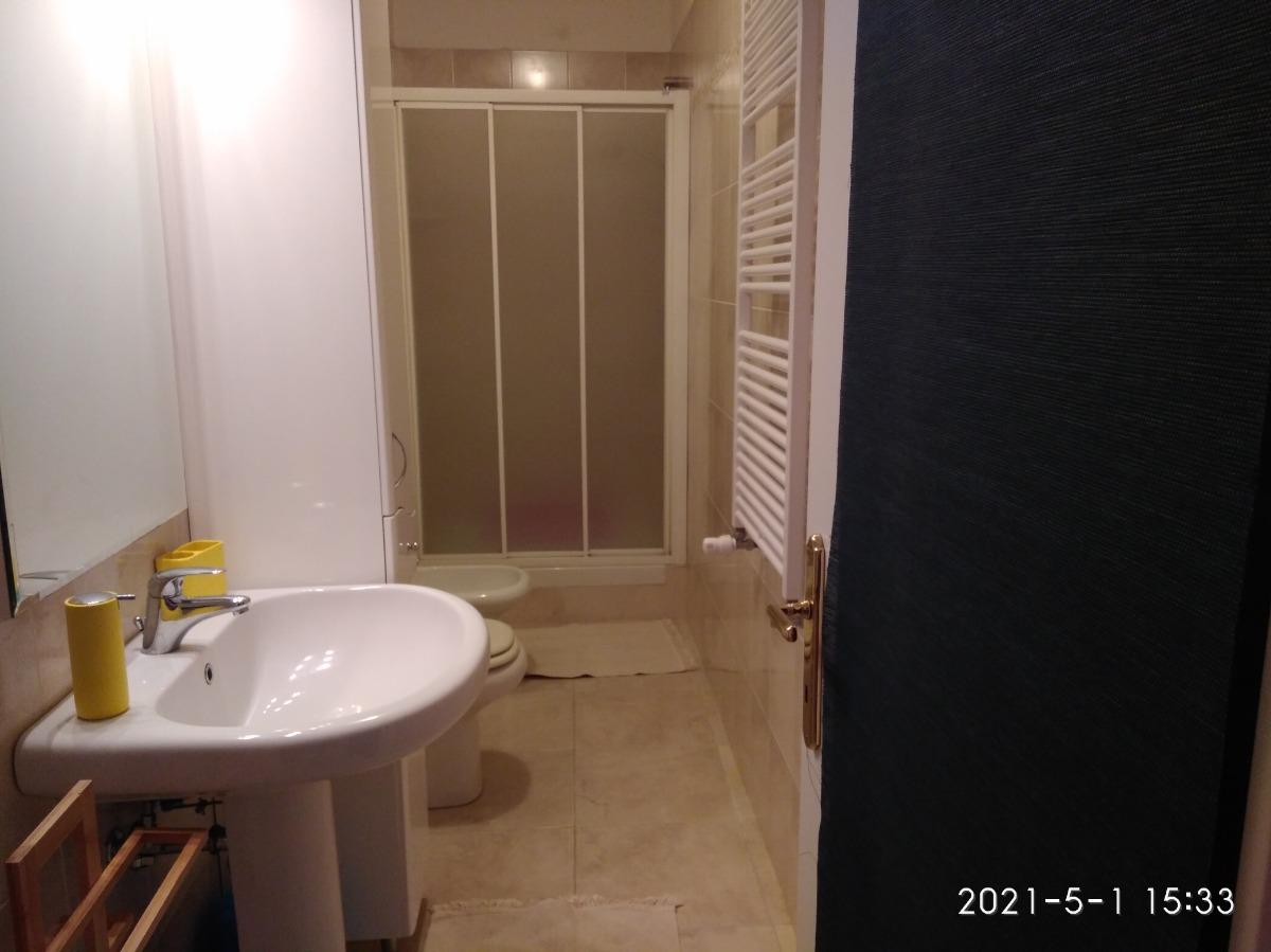 Bagno con box doccia