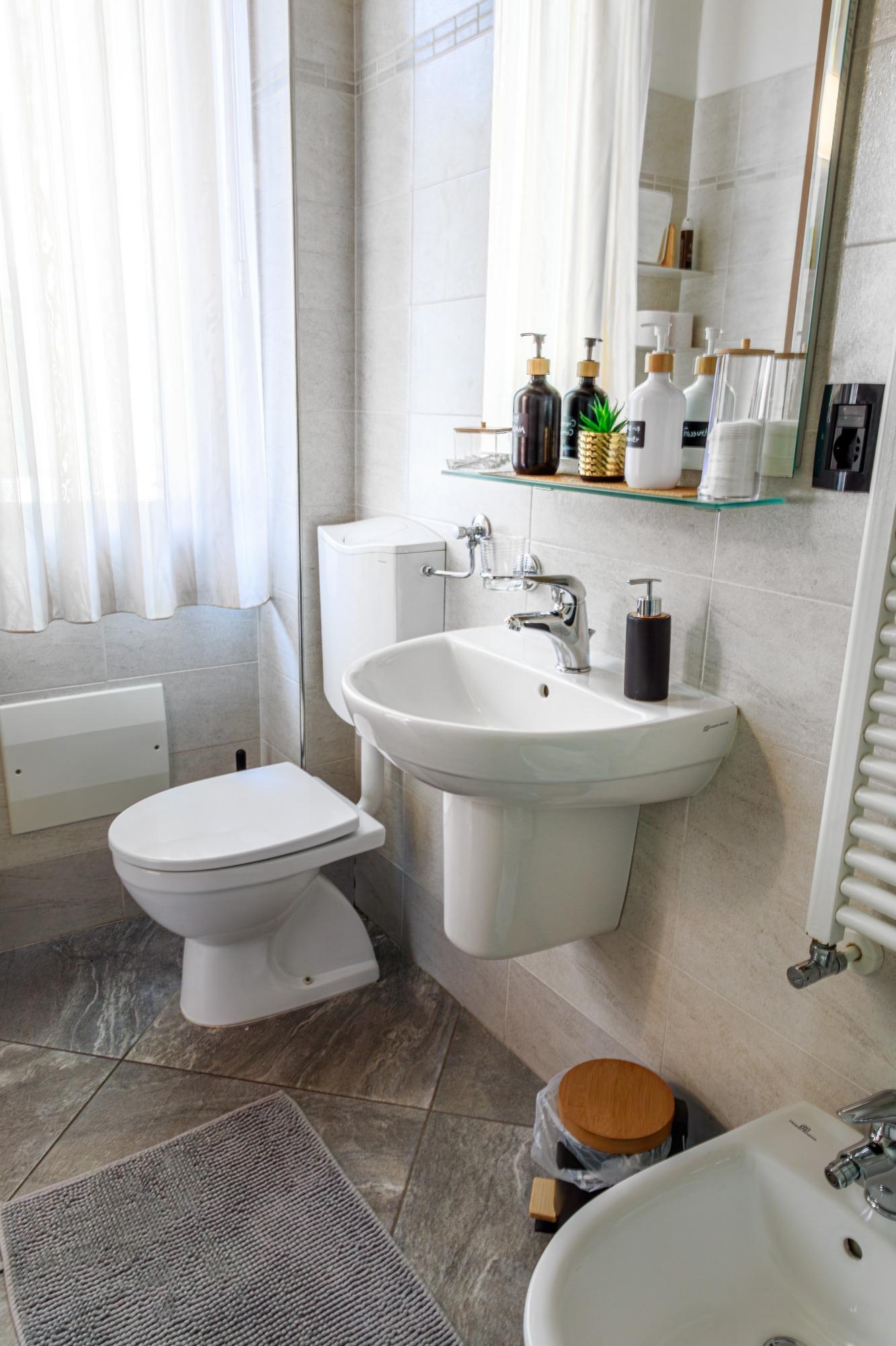 bagno con doccia doppia