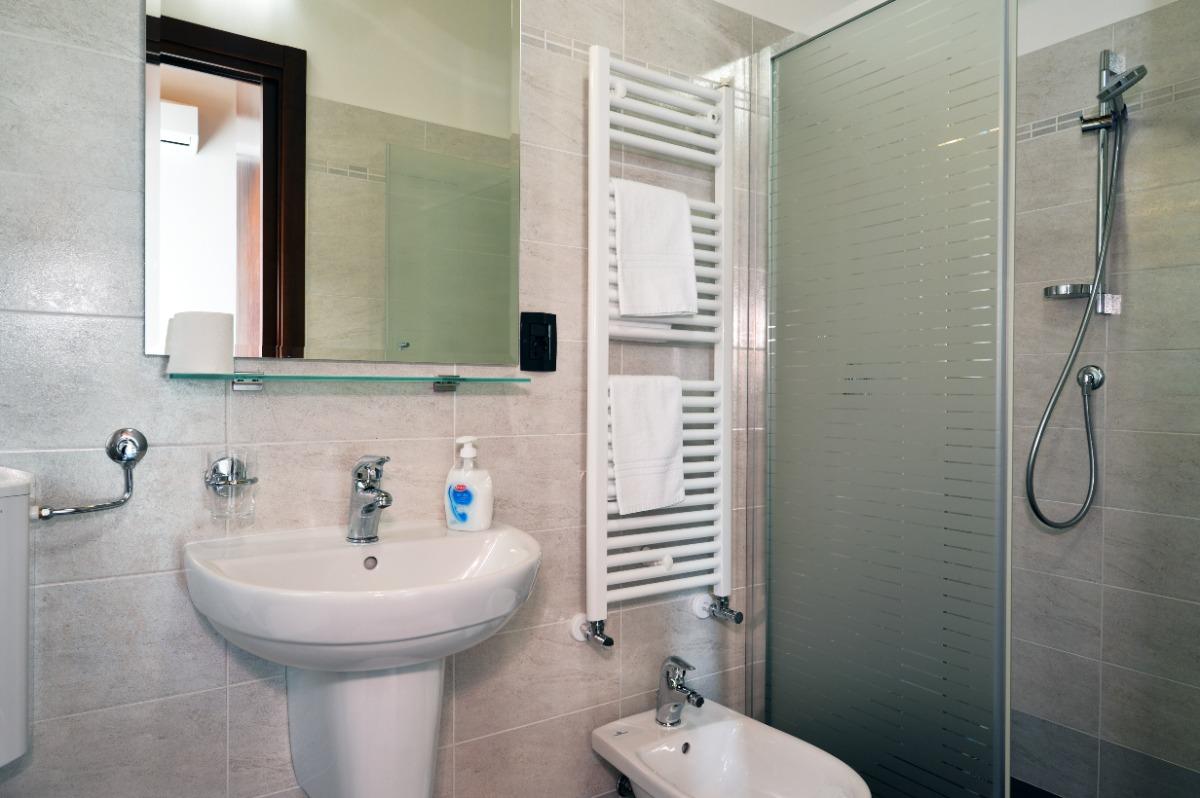bagno con doccia