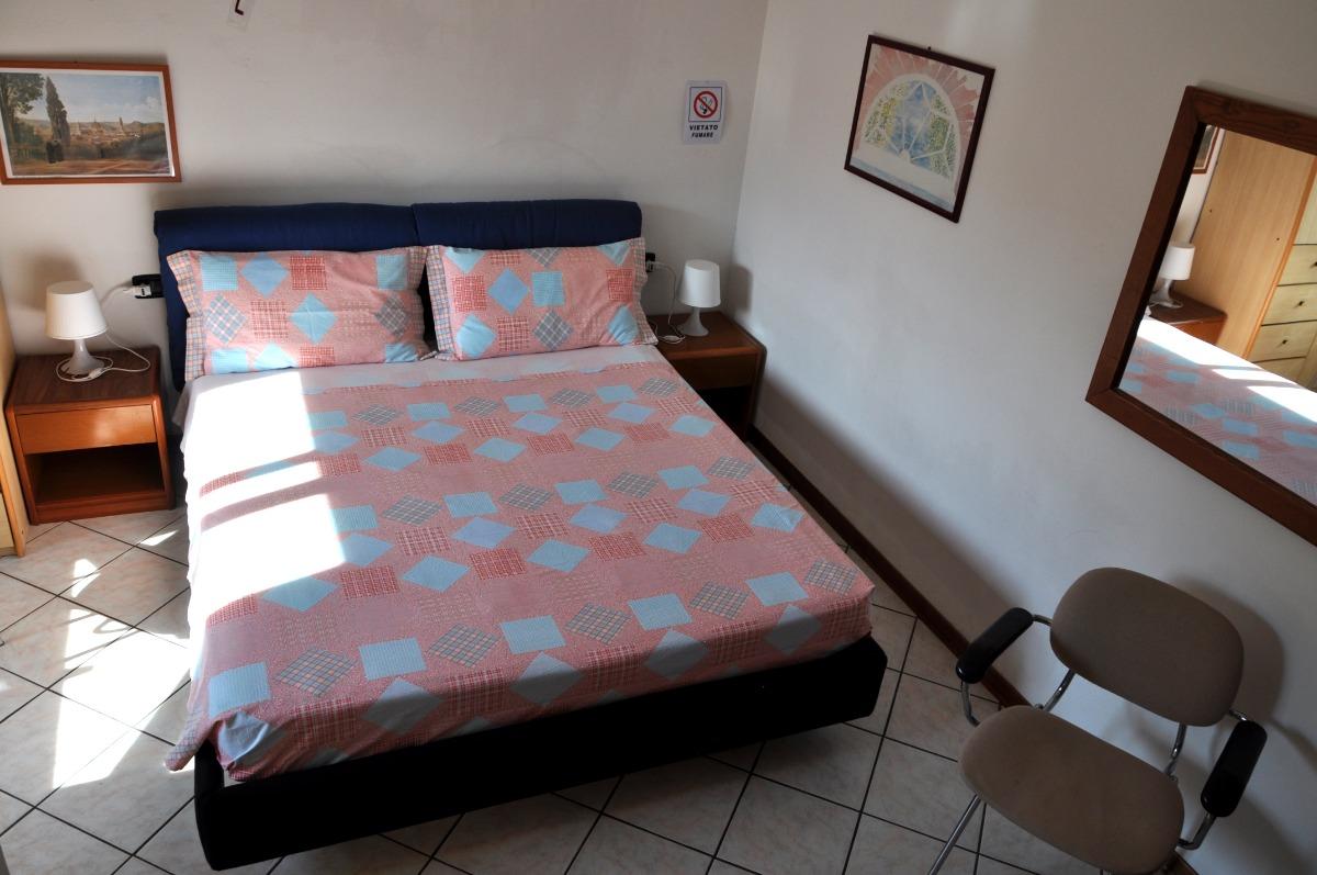 nuovo letto matrimoniale con materasso unico