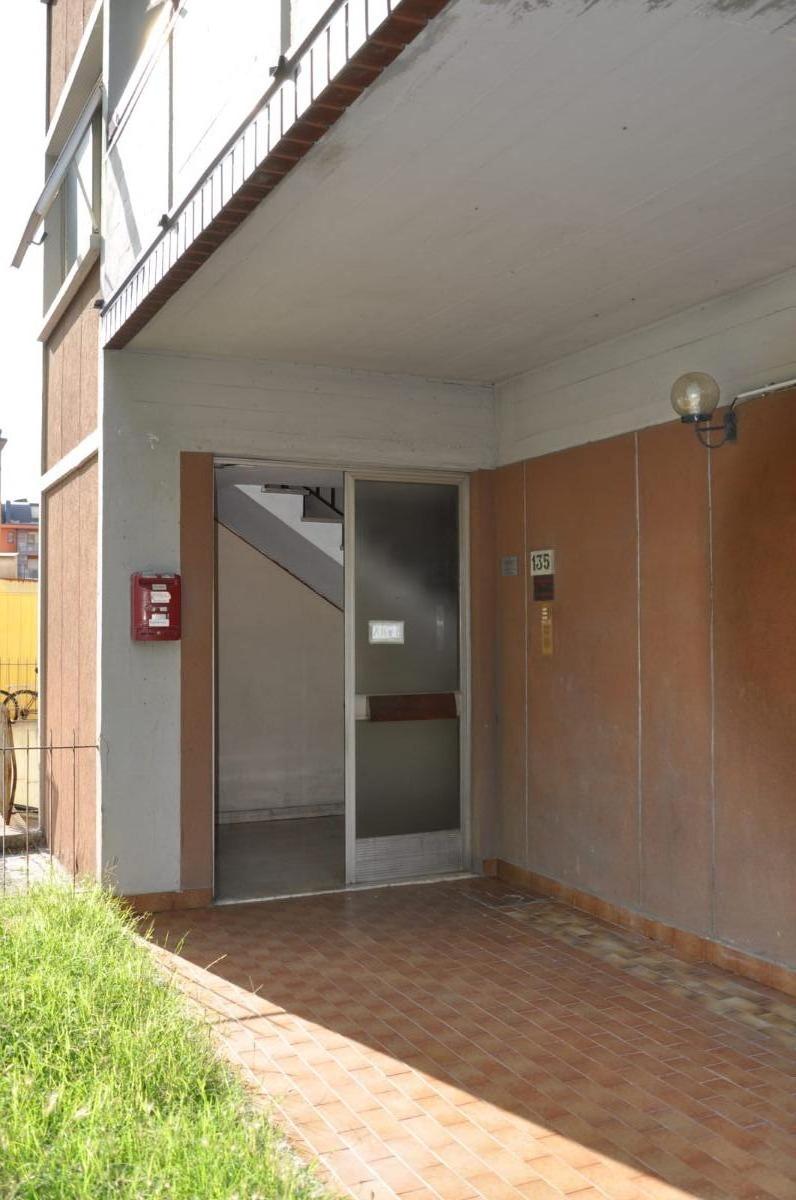 ingresso in strada privata al numero 135