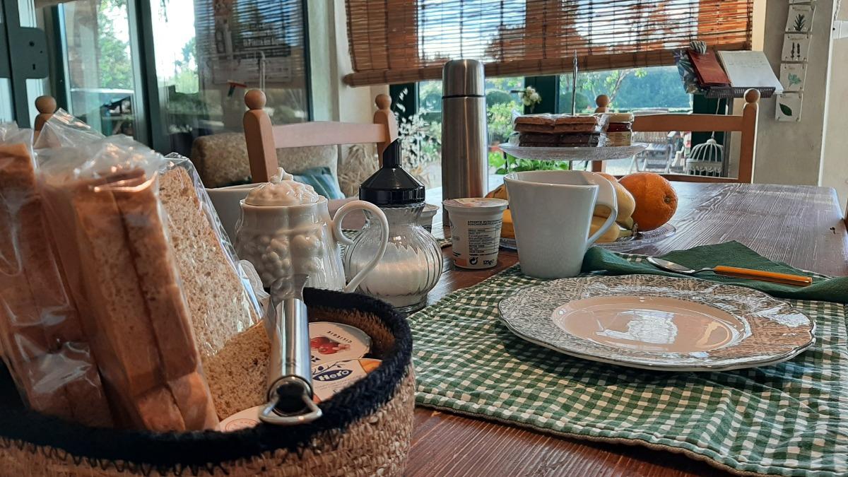 Colazione in loggia.