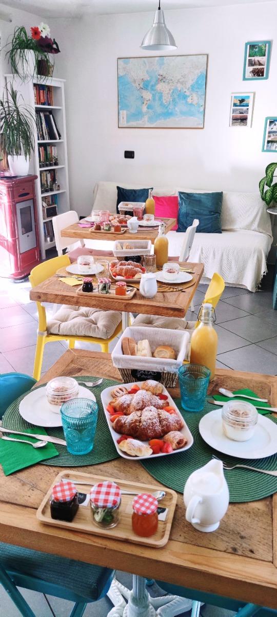 La colazione di DOLCE LAGO B&B