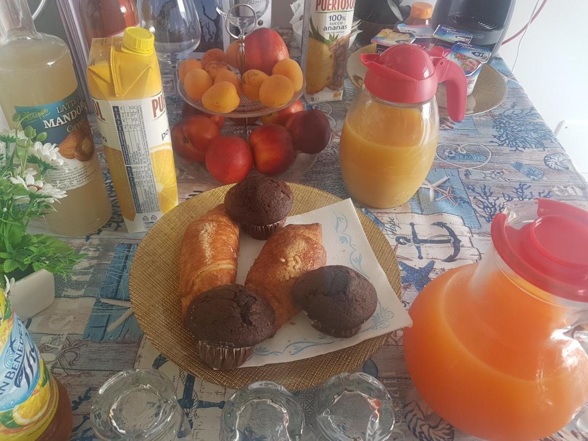 La colazione di B&B VILLA BREZZA MARINA