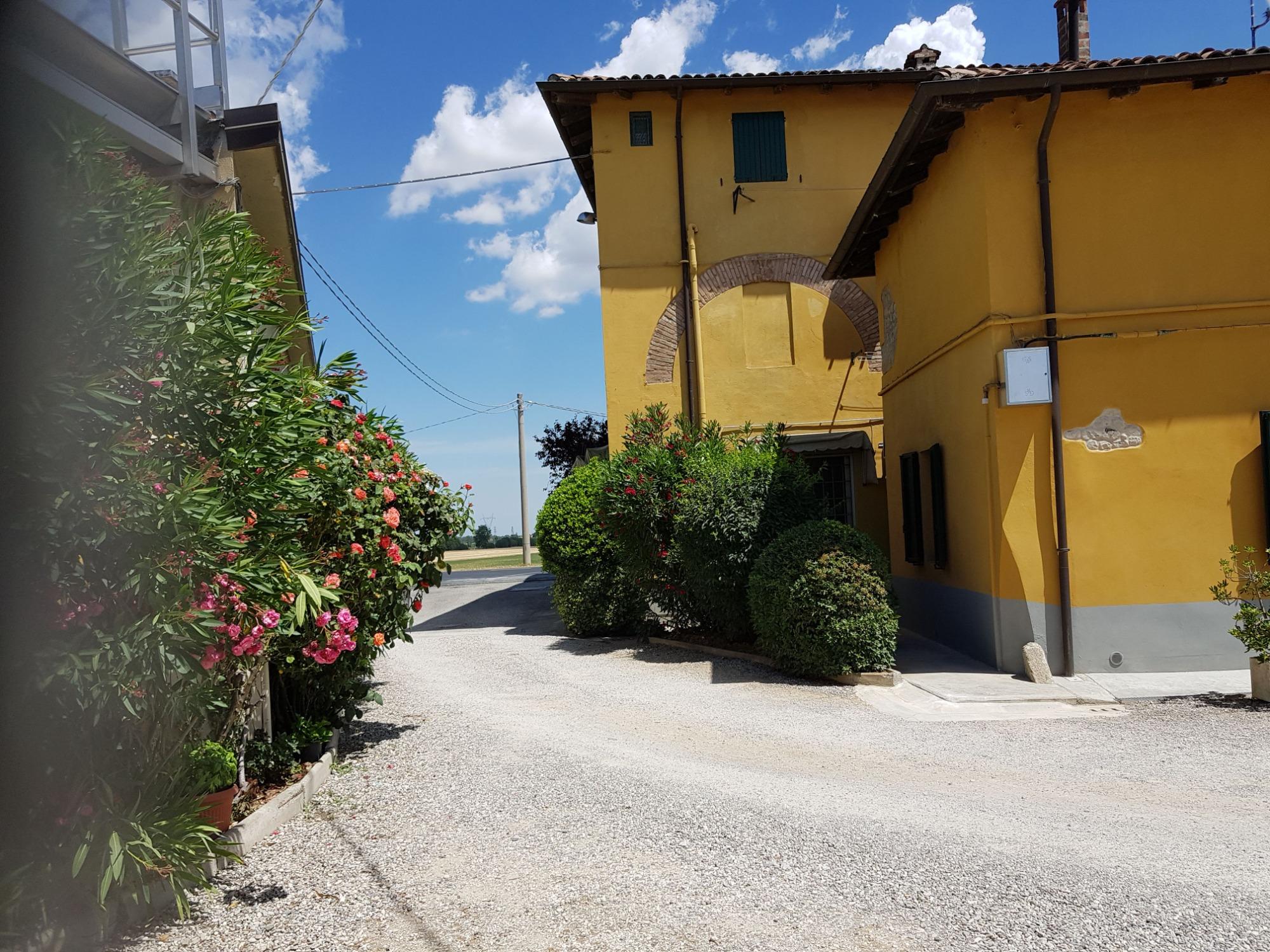 parcheggio libero dietro a casa