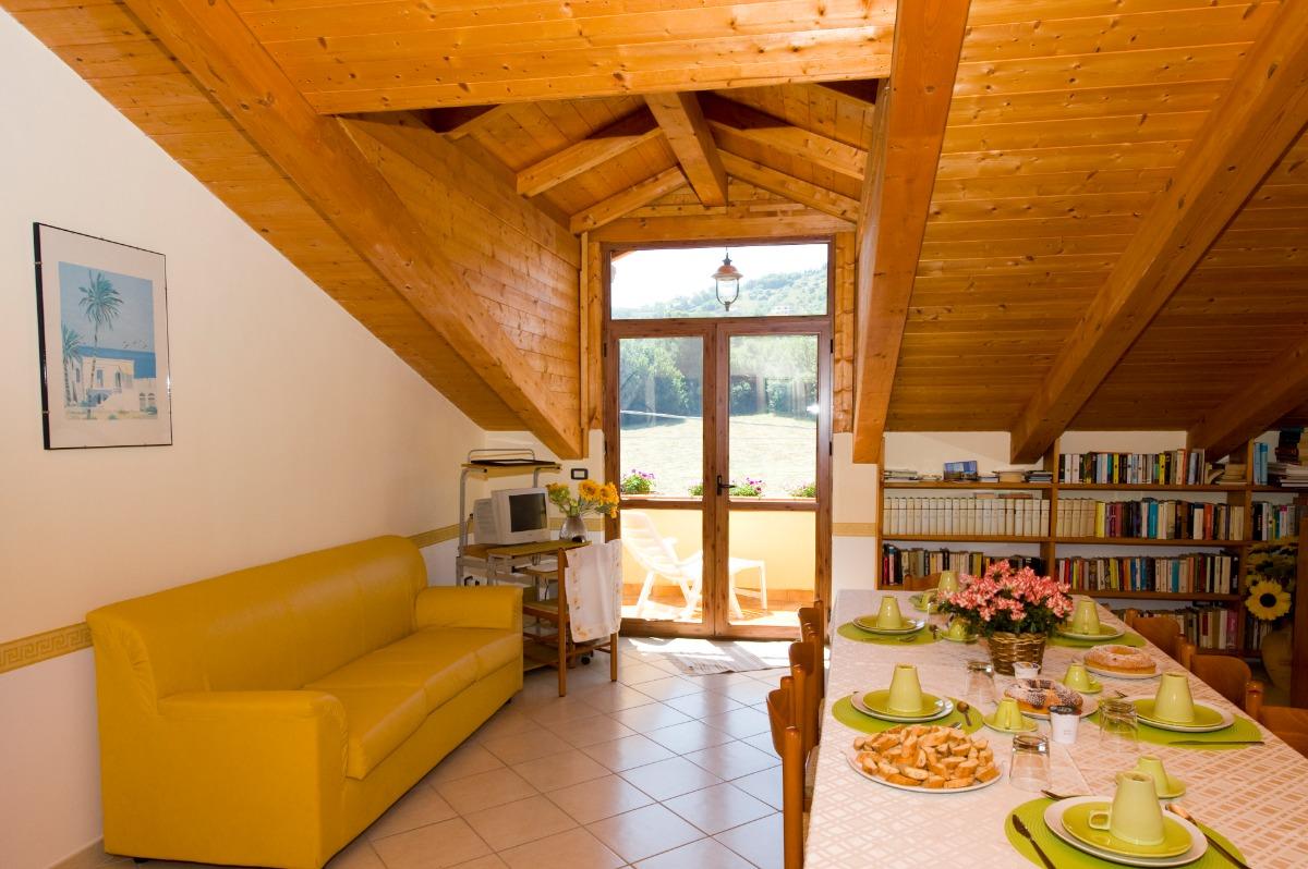 La colazione di B&B E CASA VACANZE IL GIRASOLE
