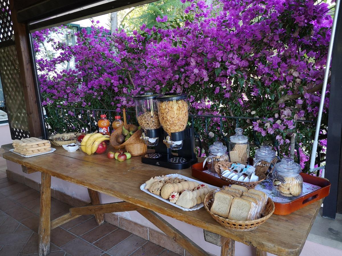 La colazione di LA TINAIA COUNTRY HOUSE BED & BOARD
