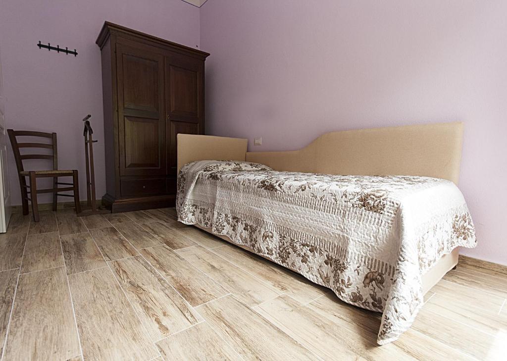 Camera con letto singolo e possibilità di aggiungere un altro letto singolo, ideale per 2 persone che dormono separate o che dormono insieme