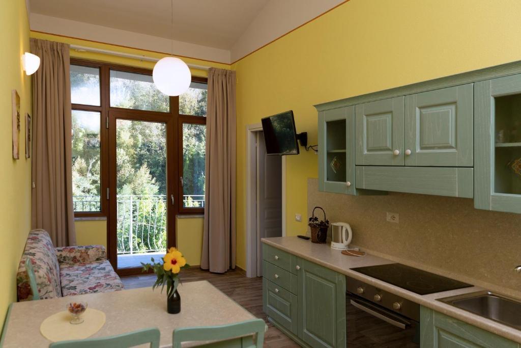 Soggiorno con zona pranzo