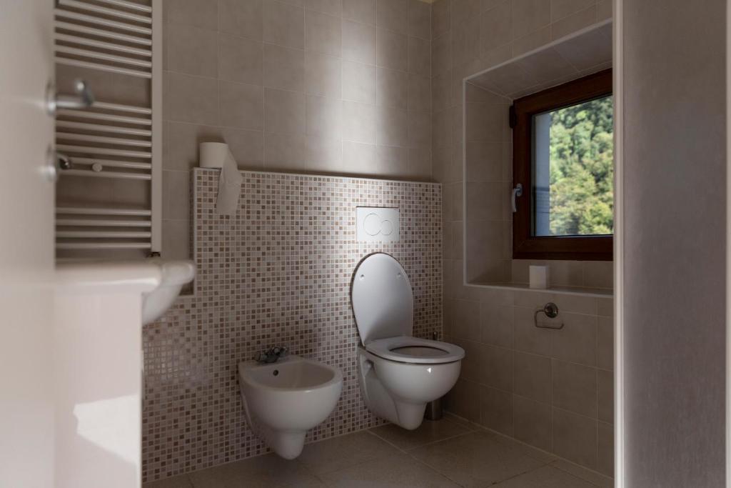 Bagno completo con doccia