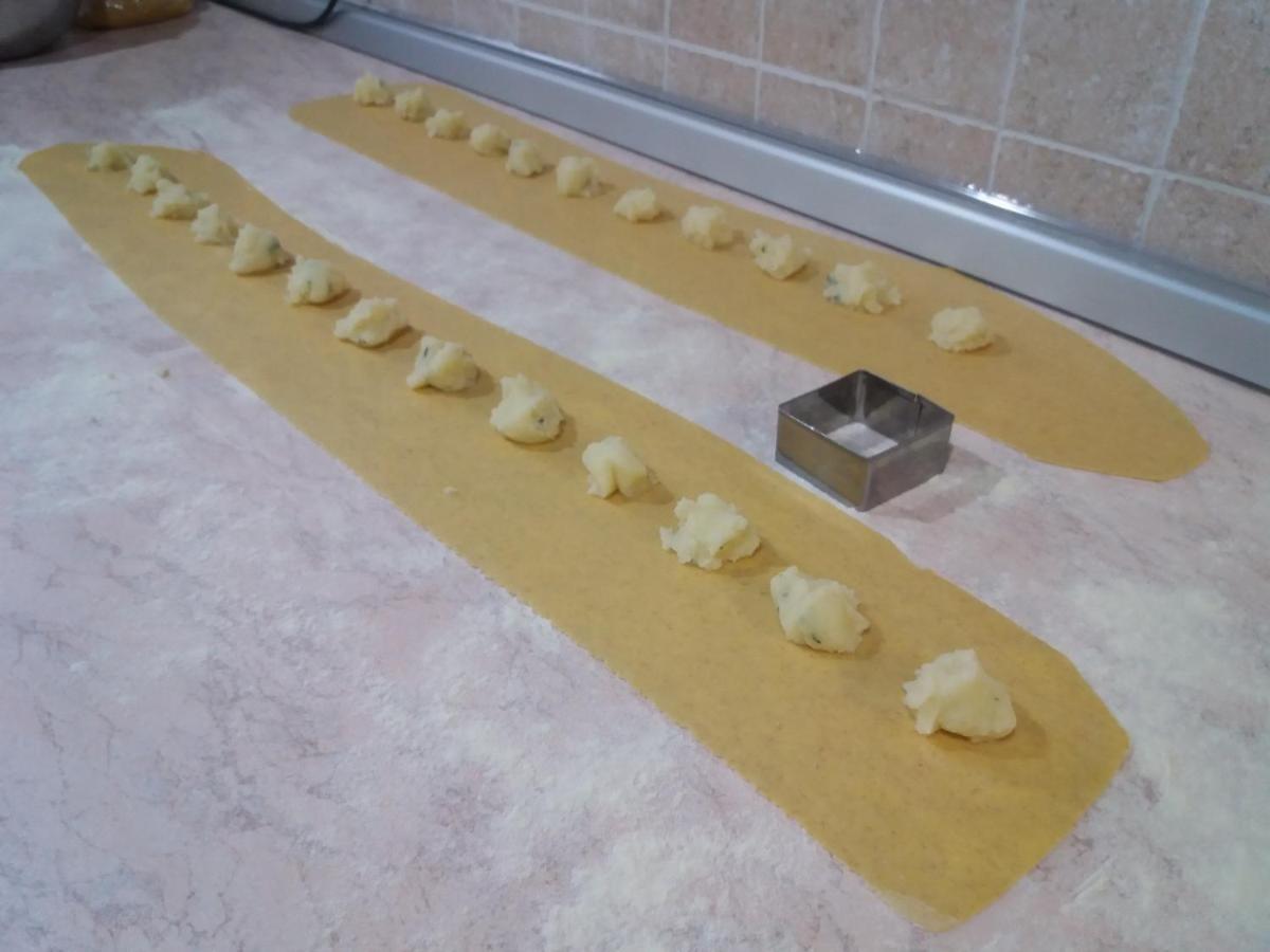 Preparazione tortelli Mugellani
