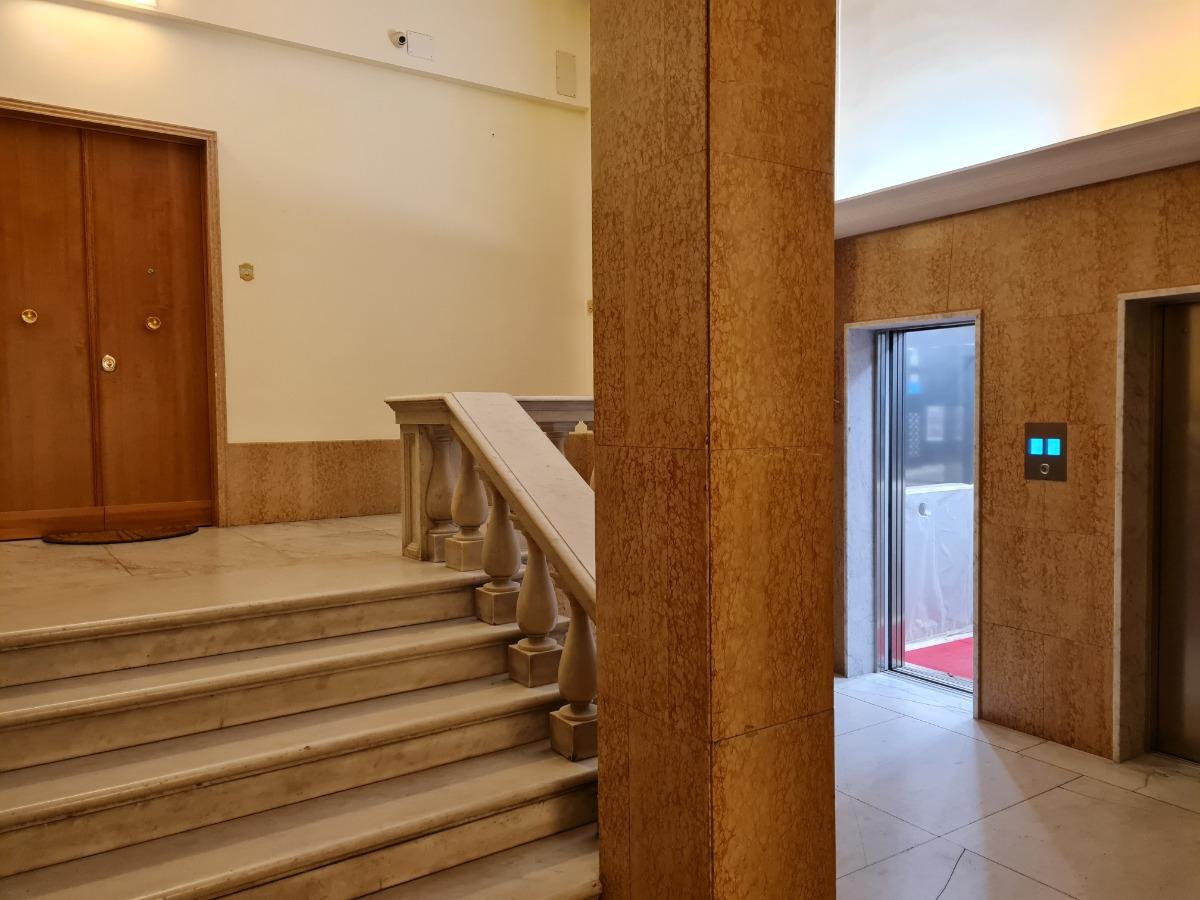 Ingresso appartamento al 2° piano