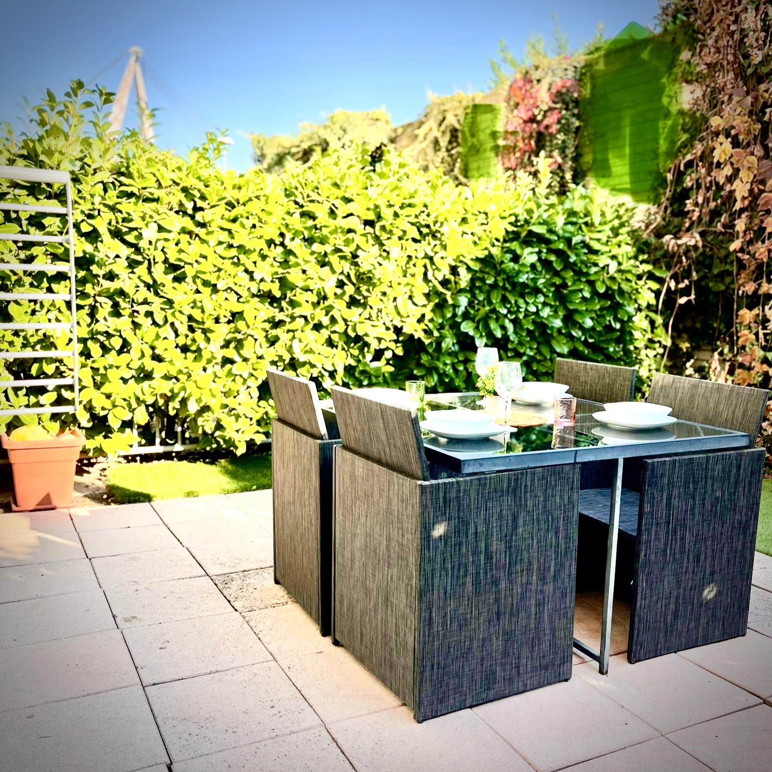 Appartamento con Giardino attrezzato lato cucina