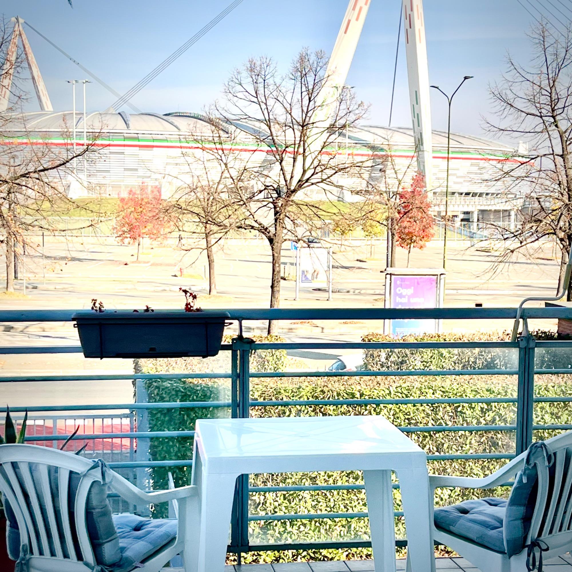 Appartamento con terrazzo fronte Juventus stadio