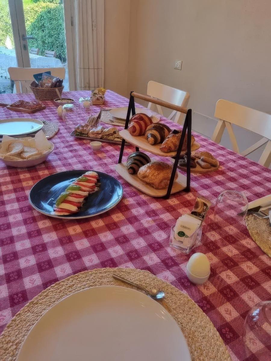 La colazione di B&B LE ROSE DI PAOLA
