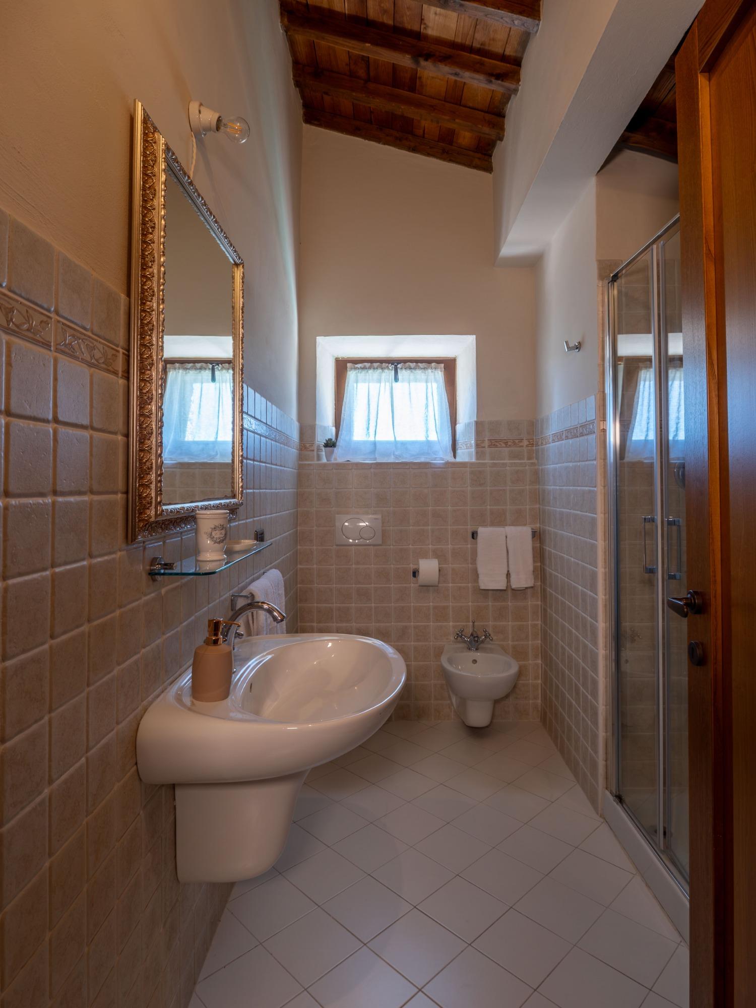 Bagno Camera sud piano primo