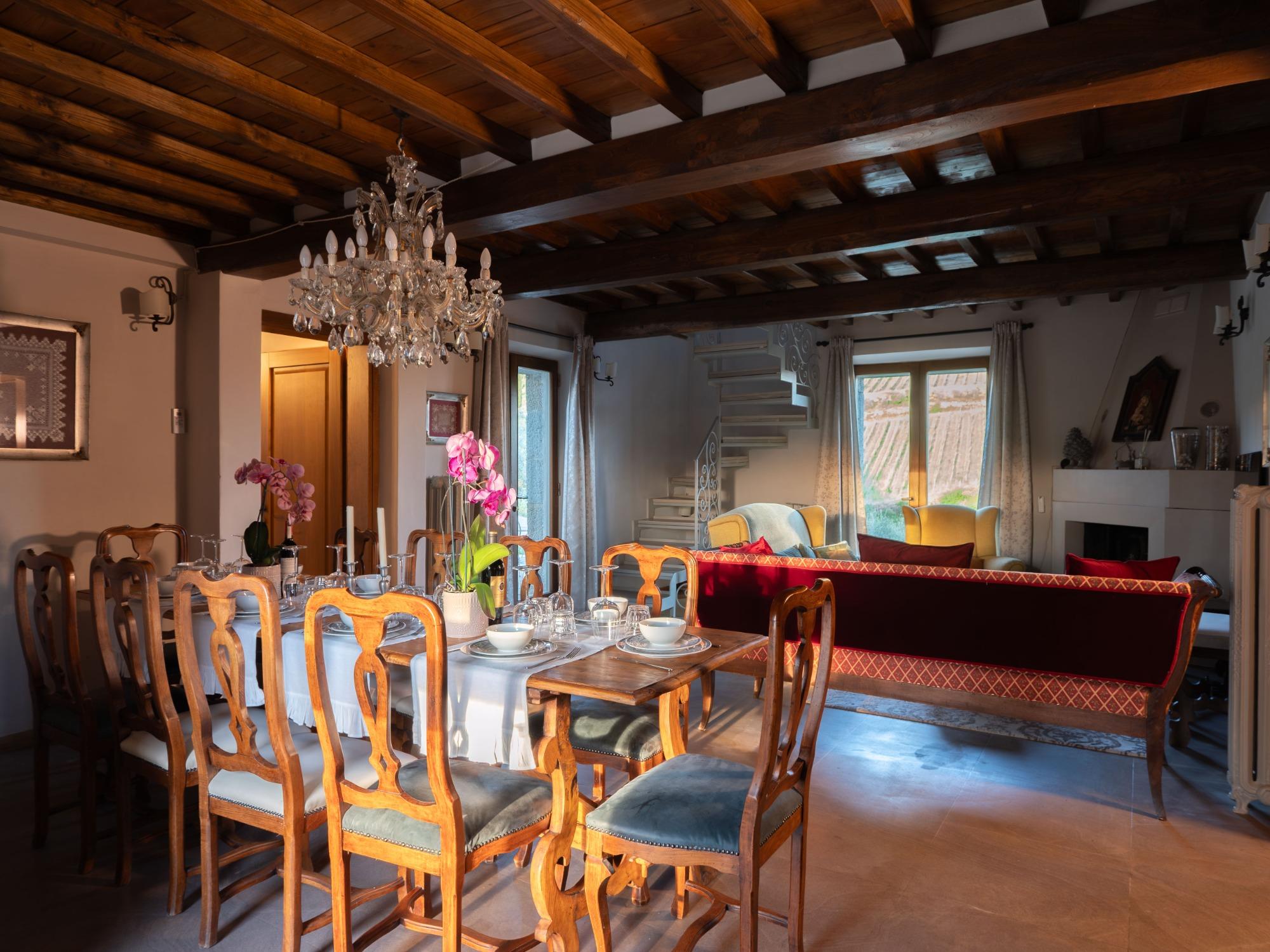 Sala con zona pranzo