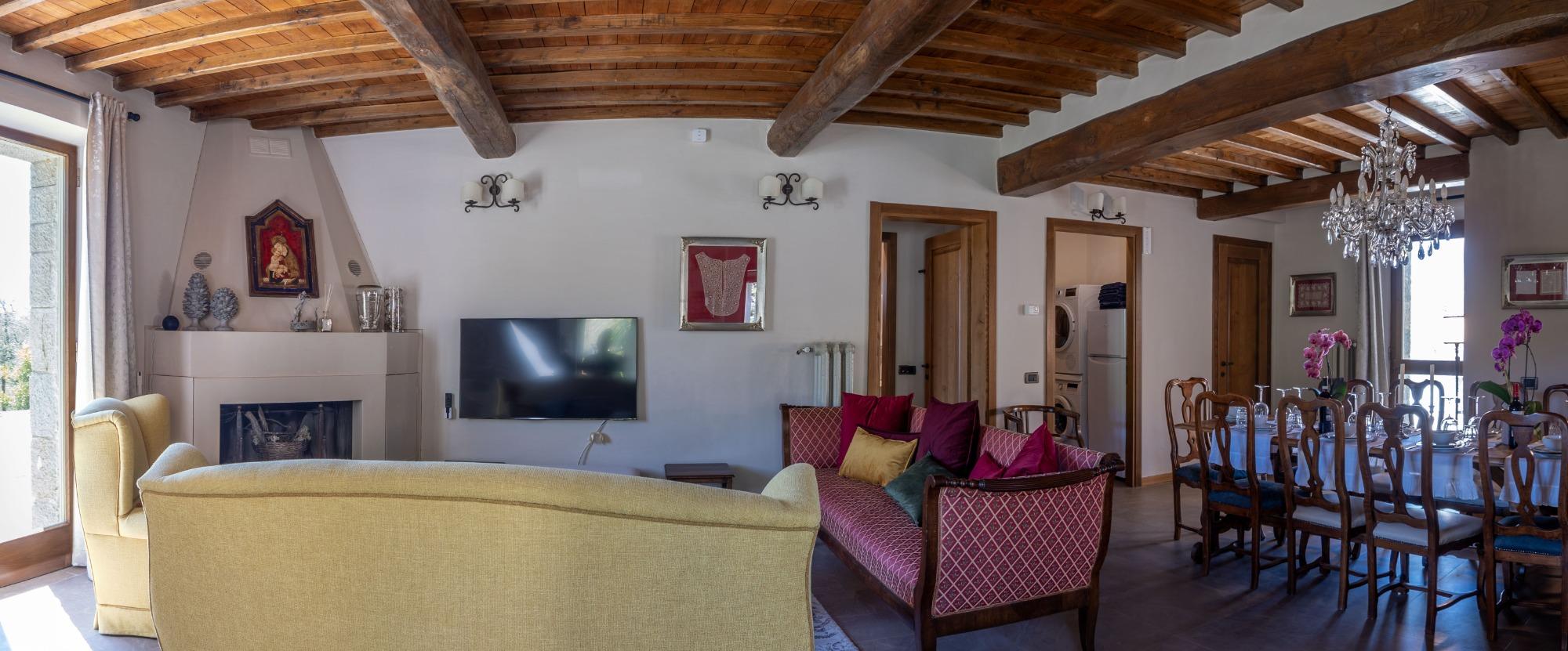 Sala con zona pranzo