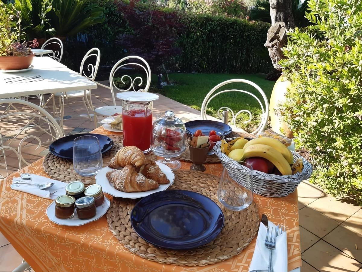 La colazione di VILLA GAIA - LA FINESTRA SUL MARE