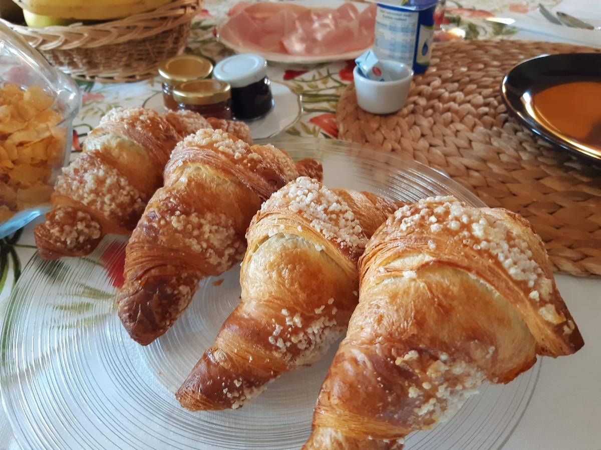 La colazione di VILLA GAIA - LA FINESTRA SUL MARE